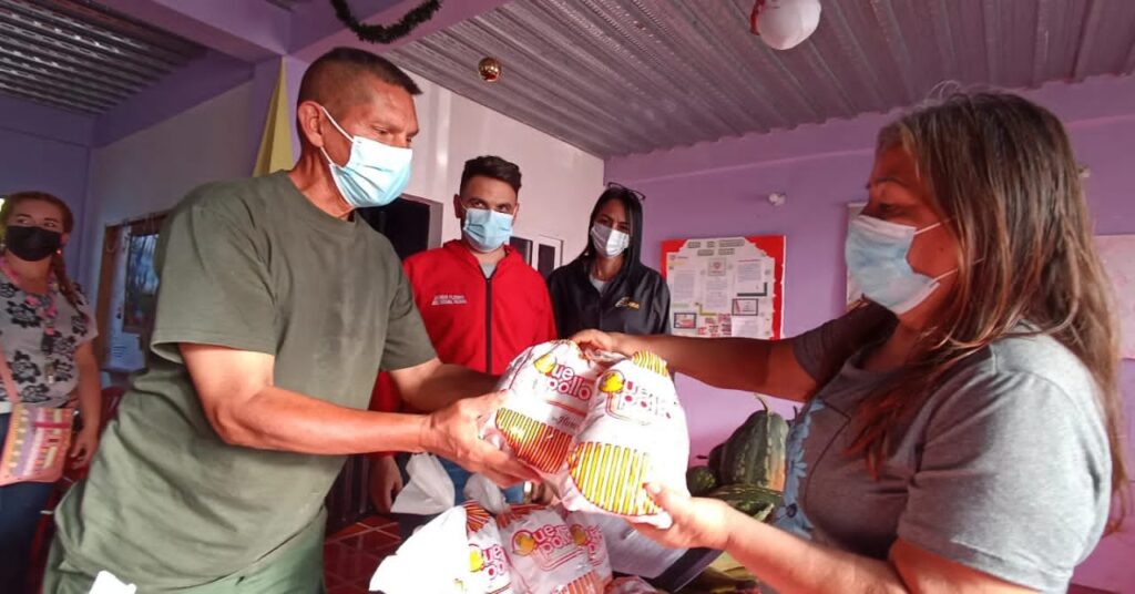 Familias de la Base de Misiones Socialistas «Darío Vivas» son beneficiadas con rubros proteicos en Táchira